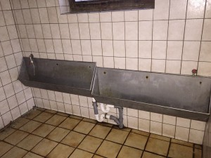 Die alten Urinale